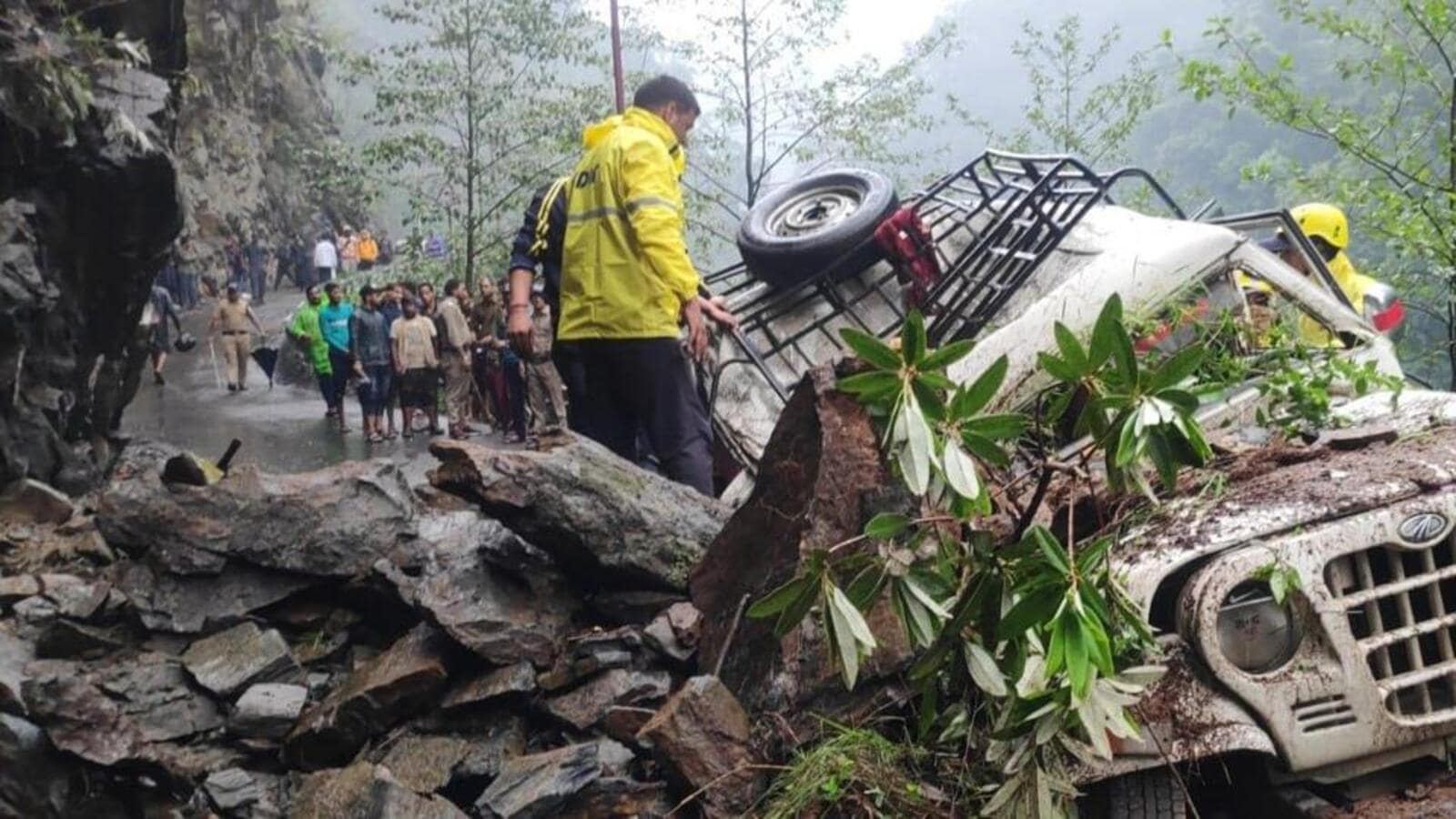 Falling rocks along Char Dham route kill 3 pilgrims, injure 12: Officials