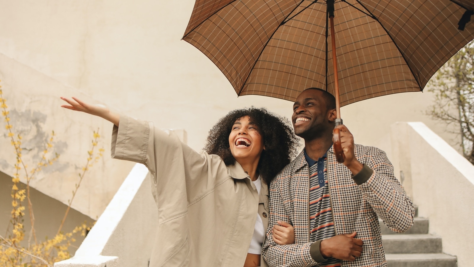 Monsoon fashion tips: Most comfortable fabric fits to pick out for rainy days