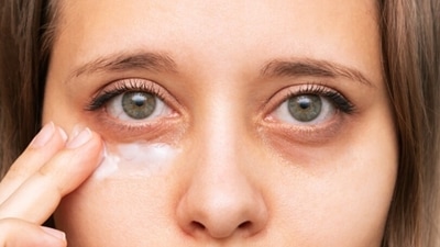 Brighten and lift the under-eye area: Experts share tips (Unsplash) Brighten and lift the under-eye area: Experts share tips (Unsplash)