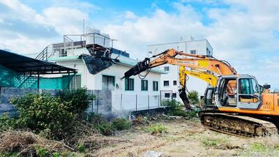 The Pune Metropolitan Region Development Authority (PMRDA) on Thursday demolished nine illegal constructions located at Kesnand. (HT PHOTO)