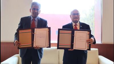 MEA secretary (East) Saurabh Kumar (left) with director general of Mexico’s AEM space agency Salvador Landeros. (Twitter Photo)