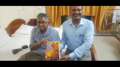 Prof DP Kothari with Prof RK Saket at IIT-BHU on Thursday. (HT PHOTO)