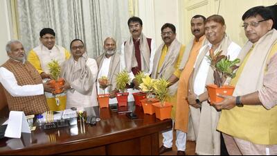 ihar minister Shravan Kumar honours several MLAs during Monsoon Session at Bihar Assembly on Thursday. (Santosh Kumar/HT Photo) ihar minister Shravan Kumar honours several MLAs during Monsoon Session at Bihar Assembly on Thursday. (Santosh Kumar/HT Photo)