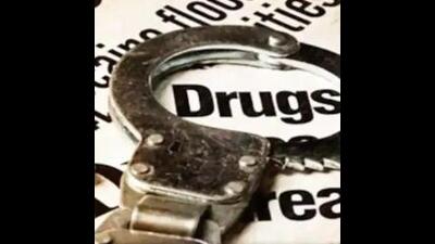 The Ludhiana police had received the information that the accused was involved in drug trafficking. On seeing the cops, the accused tried to flee but the cops nabbed him. On search, 1.250 kg of marijuana was recovered from him. (HT Photo/ Representational image)