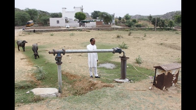End users who fail to obtain a NOC from the agency by June 30 will have to pay Rs10,000 each as permission fees for drawing water from these bore wells (REPRESENTATIVE PHOTO)