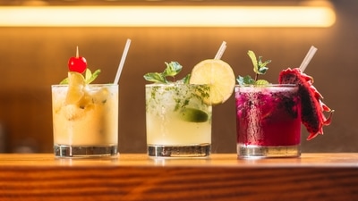 Cocktails are the life of a party. Whether it is an outdoor pool party or an indoor event, no celebration is complete without some rejuvenating drinks. A little goes a long way and surely does the job. If you are a gin person and love cocktails then you need to try out these gin based cocktails in your next house party. They will not burn a hole in your bucket and easy to make. (Unsplash) Cocktails are the life of a party. Whether it is an outdoor pool party or an indoor event, no celebration is complete without some rejuvenating drinks. A little goes a long way and surely does the job. If you are a gin person and love cocktails then you need to try out these gin based cocktails in your next house party. They will not burn a hole in your bucket and easy to make. (Unsplash)