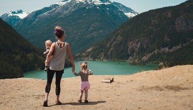 Healthy tips for mothers on travelling safely with infants and children (Josh Willink ) Healthy tips for mothers on travelling safely with infants and children (Josh Willink )