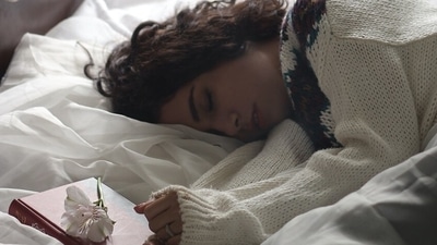 Sound sleep can refresh, reset and rejuvenate our mind and body as well as prevent risk of illnesses. Yet, many people struggle with sleep. Sleep disorders are especially on rise in the post pandemic world where the quality of sleep has been severely affected and many people feel dull and tired all the time. Nutrition can play a key role in improving sleep quality. There are certain foods that can help you in relaxing, falling and staying asleep. Nutritionist Lovneet Batra recommends 5 such foods to boost sleep quality. (Unsplash) Sound sleep can refresh, reset and rejuvenate our mind and body as well as prevent risk of illnesses. Yet, many people struggle with sleep. Sleep disorders are especially on rise in the post pandemic world where the quality of sleep has been severely affected and many people feel dull and tired all the time. Nutrition can play a key role in improving sleep quality. There are certain foods that can help you in relaxing, falling and staying asleep. Nutritionist Lovneet Batra recommends 5 such foods to boost sleep quality. (Unsplash)
