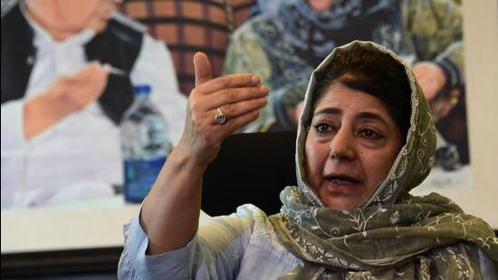 Peoples Democratic Party (PDP) president Mehbooba Mufti’s tweet to Uddhav Thackeray was a surprise because the Shiv Sena has been sharply critical of the former J&K chief minister (HT File Photo/Wazeem Andrabi) Peoples Democratic Party (PDP) president Mehbooba Mufti’s tweet to Uddhav Thackeray was a surprise because the Shiv Sena has been sharply critical of the former J&K chief minister (HT File Photo/Wazeem Andrabi)