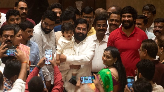 Eknath Shinde arrives in Raj Bhawan for the swearing-in ceremony.(Satish Bate/HT PHOTO)