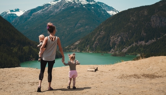 Healthy tips for mothers on travelling safely with infants and children&nbsp;(Josh Willink )