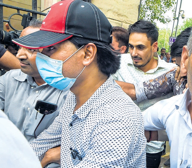 File photo of AltNews co-founder Muhammad Zubair being taken to the courts, following his arrest by special cell of Delhi Police. (PTI)