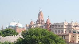 सेक्टर-83 . में 10वीं मंजिल के अपार्टमेंट से आदमी की गिरकर मौत