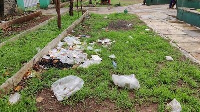 At least 40 gardens in PCB are neglected due to financial crunch faced by the board. (Rahul Raut/HT PHOTO)