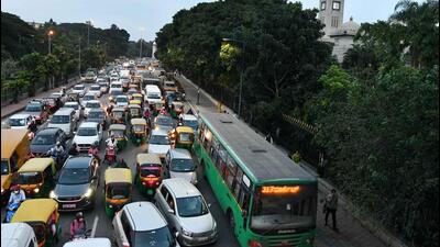 The Bruhat Bengaluru Mahanagara Palike is deliberating over several solutions like automatic signalling, studying traffic movement at junctions and other technical interventions to help reduce congestion in the city. (HT File) The Bruhat Bengaluru Mahanagara Palike is deliberating over several solutions like automatic signalling, studying traffic movement at junctions and other technical interventions to help reduce congestion in the city. (HT File)