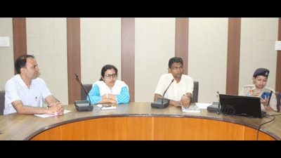 DC Surabhi Malik (centre) and police commissioner Kaustubh Sharma during a meeting with college principals in Ludhiana on Friday. (HT Photo) DC Surabhi Malik (centre) and police commissioner Kaustubh Sharma during a meeting with college principals in Ludhiana on Friday. (HT Photo)