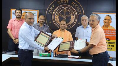 UP government officials exchanging MoU with AAI officials in the presence of CM Yogi Adityanath for 5 new airports, at Lok Bhavan in Lucknow on Friday. (Sourced) UP government officials exchanging MoU with AAI officials in the presence of CM Yogi Adityanath for 5 new airports, at Lok Bhavan in Lucknow on Friday. (Sourced)