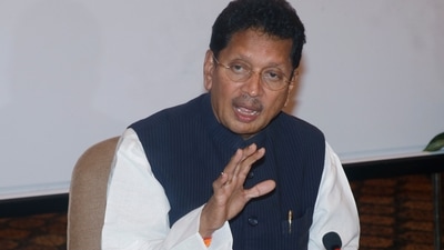 Rebel Shiv Sena MLA Deepak Kesarkar said Eknath Shinde has called a meeting of the disaster management department as there is flooding in Mumbai. Rebel Shiv Sena MLA Deepak Kesarkar said Eknath Shinde has called a meeting of the disaster management department as there is flooding in Mumbai. 