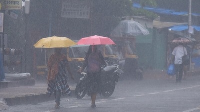 The movement of local trains was also affected due to waterlogging on tracks, especially between Kurla to Parel section on the Central Railway line. (HT Photo/Vijay Bate)