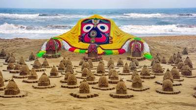 Renowned sand artist Sudarsan Pattnaik made a magnificent sand art on the beach with a special message that read, "On this Rath Yatra, let us pledge to “Say no to single-use Plastic”." (PTI) Renowned sand artist Sudarsan Pattnaik made a magnificent sand art on the beach with a special message that read, "On this Rath Yatra, let us pledge to “Say no to single-use Plastic”." (PTI)