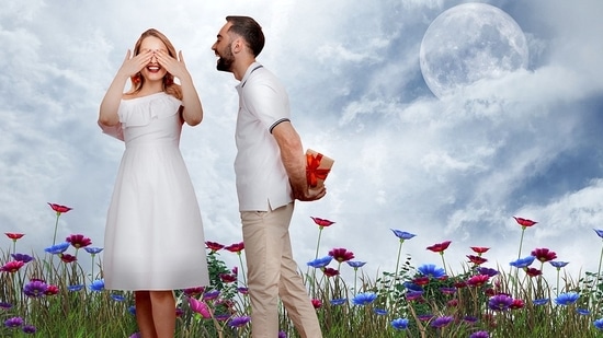Gratitude can improve relationships: Satisfying relationships including romantic relationships, close friendships, and social connections with members of your community can make you healthier and happier. They can also increase your longevity.