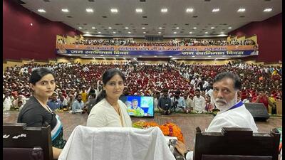 Union minister Anupriya Patel along with her sister Aman at an event on her father and Apna Dal founder Sonelal Patel’s birth anniversary. (SOURCED IMAGE) Union minister Anupriya Patel along with her sister Aman at an event on her father and Apna Dal founder Sonelal Patel’s birth anniversary. (SOURCED IMAGE)