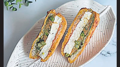 Bread Pakoda is a must snack during monsoon. Check out its recipe. Bread Pakoda is a must snack during monsoon. Check out its recipe.