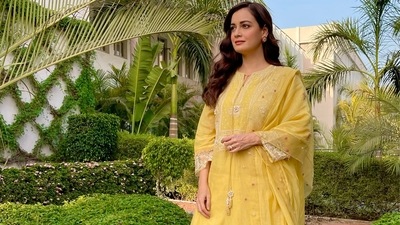 Dia Mirza earlier made jaws drop as she struck some stunning poses outdoors in a kurta, palazzo set. (Elevate Promotions) Dia Mirza earlier made jaws drop as she struck some stunning poses outdoors in a kurta, palazzo set. (Elevate Promotions)