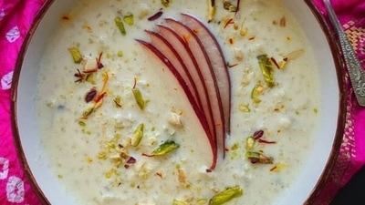 Sugar-free desserts: Being a person with diabetes does not mean one has to avoid dessert. Dessert can be made with natural food items and no sugar, making the dessert diabetic friendly. For instance, apple kheer, rava kheer with raisin, and oats porridge with apple are some fantastic options for diabetic patients (Pinterest) Sugar-free desserts: Being a person with diabetes does not mean one has to avoid dessert. Dessert can be made with natural food items and no sugar, making the dessert diabetic friendly. For instance, apple kheer, rava kheer with raisin, and oats porridge with apple are some fantastic options for diabetic patients (Pinterest)