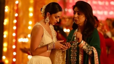 Kiara Advani and Neetu Kapoor's gorgeous traditional outfits from JugJugg Jeeyo are must-have for your wardrobe (Instagram) Kiara Advani and Neetu Kapoor's gorgeous traditional outfits from JugJugg Jeeyo are must-have for your wardrobe (Instagram)