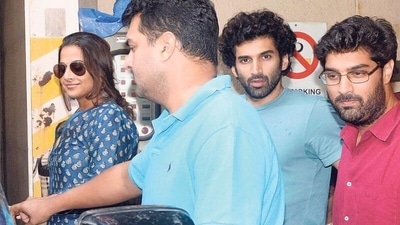 Aditya Roy Kapur with brothers Siddharth Roy Kapur and Kunaal Roy Kapur and sister-in-law Vidya Balan. Aditya Roy Kapur with brothers Siddharth Roy Kapur and Kunaal Roy Kapur and sister-in-law Vidya Balan.