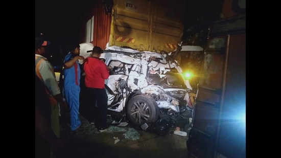 Three people were killed in a road accident near Kinhi toll plaza near Kolhapur on Saturday. (HT PHOTO)