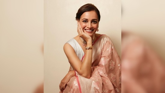 Dia Mirza captioned her post, "Celebrating the glorious legacy of our handicraft at the @et_edge #ETsustainableOrganisations in this @ekayabanaras saree."(Instagram/@diamirzaofficial)