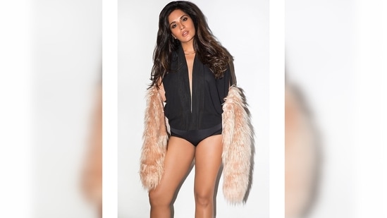 Richa Chadha casts a spell on her fans and leaves them enchanted with her drop-dead gorgeous look.(Instagram/@therichachadha)