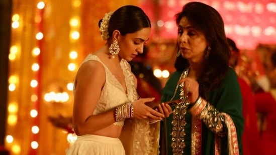 Kiara Advani and Neetu Kapoor's gorgeous traditional outfits from JugJugg Jeeyo are must-have for your wardrobe(Instagram)