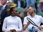 Venus Williams of the U.S. speaks to Britain's Jamie Murray&nbsp;