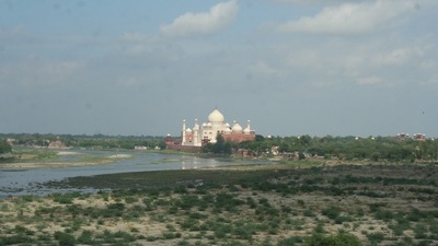 File photo of Yamuna flowing in the backyard of Taj Mahal in Agra. (Photo HT) File photo of Yamuna flowing in the backyard of Taj Mahal in Agra. (Photo HT)