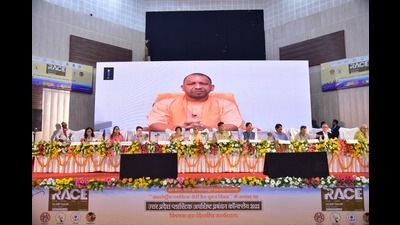Chief Minister Yogi Adityanath sent a video message for the plastic conclave . (ht photo)