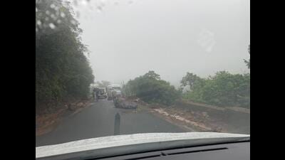As a preparation to tackle floods and landslides during monsoon, zilla parishad officials visited vulnerable sites on Saturday to check monsoon preparedness. (HT PHOTO) As a preparation to tackle floods and landslides during monsoon, zilla parishad officials visited vulnerable sites on Saturday to check monsoon preparedness. (HT PHOTO)