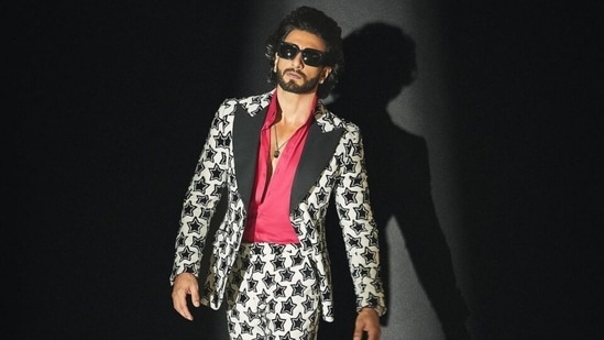 Ranveer Singh's print-on-print suit for Koffee With Karan 7 impresses ...