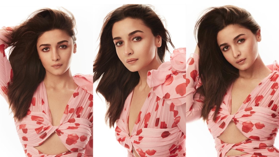 Alia posted photos in which she gave different poses for the camera.