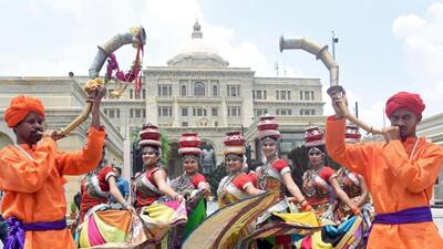 Artistes performing on completion of 100 days in office by the Yogi government 2.0 in Uttar Pradesh. (ANI PHOTO) Artistes performing on completion of 100 days in office by the Yogi government 2.0 in Uttar Pradesh. (ANI PHOTO)