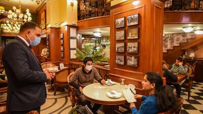 Restaurants can’t force service charge on users (Hindustan Times) Restaurants can’t force service charge on users (Hindustan Times)