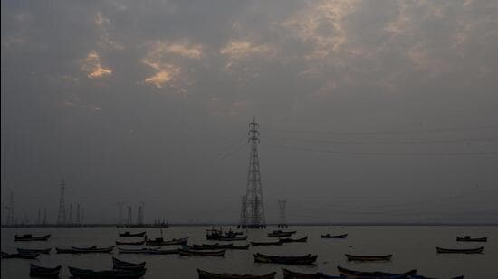 Navi Mumbai, India - March 26, 2022: Air Pollution at Vashi Creek, in Navi Mumbai, India, on Saturday, March 26, 2022. (Photo by Bachchan Kumar/ HT PHOTO) (HT PHOTO)