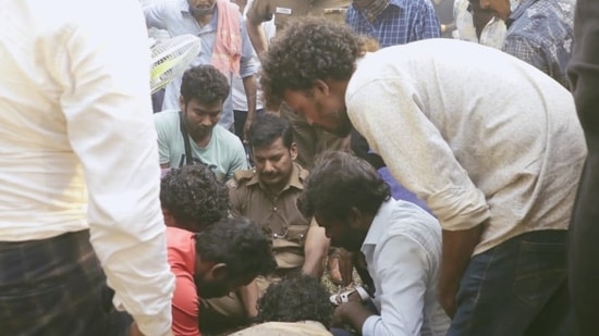 Vishal on the sets of the film.&nbsp;