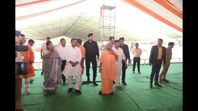 Chief Minister Yogi Adityanath reviews preparations of PM Modi’s proposed visit to Varanasi on July 7. (HT PHOTO) Chief Minister Yogi Adityanath reviews preparations of PM Modi’s proposed visit to Varanasi on July 7. (HT PHOTO)