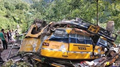 The bus accident in Kullu’s Sainj valley, which claimed the lives of 13 people, has once again cast the spotlight on the high incidence of road mishaps on Himachal Pradesh’s narrow roads. (Aqil Khan /HT) The bus accident in Kullu’s Sainj valley, which claimed the lives of 13 people, has once again cast the spotlight on the high incidence of road mishaps on Himachal Pradesh’s narrow roads. (Aqil Khan /HT)