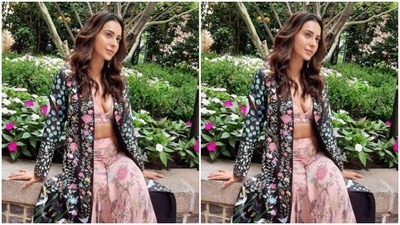 Assisted by makeup artist Maniasha, Rakul Preet decked up in nude eyeshadow, mascara-laden eyelashes, drawn eyebrows, contoured cheeks and a shade of nude lipstick. (Instagram/@rakulpreet)