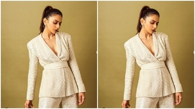 Rakul Preet knows how to deck up as the ultimate diva. The actor, a few days back, picked a white formal co-ord set and looked absolutely gorgeous. (Instagram/@rakulpreet)