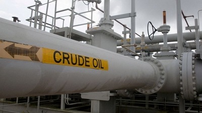 Investors are becoming more concerned as the latest surge in gas and fuel prices added to worries about a recession. (REUTERS)